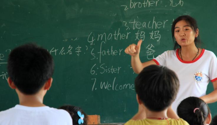 开学缺数学老师, 学校给代课教师开最高的工资, 却被人一句话噎住