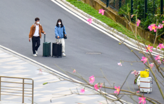 相约春暖花开时! 广东高校“开学季”如期而至, 部分高校家长可入校