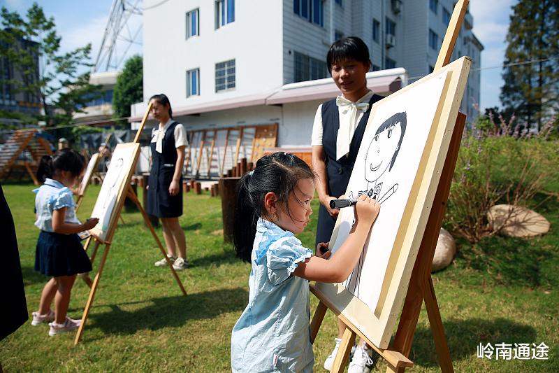 学校提出教师要守得住清贫, 站得住讲台, 找得到幸福, 你怎么看?