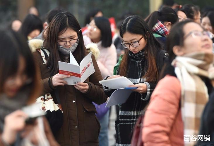 高考生须知 最适合考取公务员的大学专业有哪些?