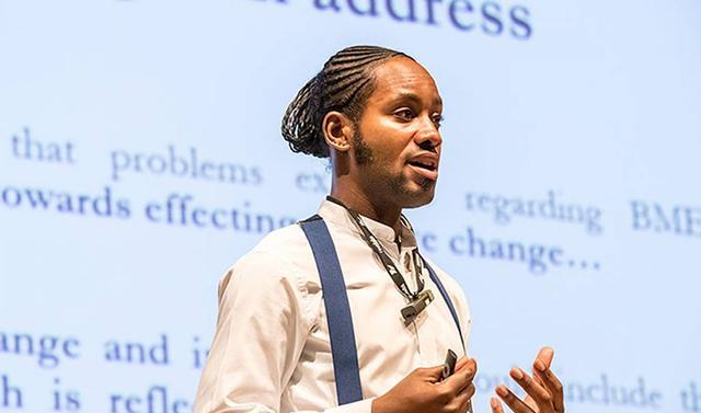 打破教育规律: 剑桥最年轻的非裔教授年仅37岁, 但18岁时还不识字