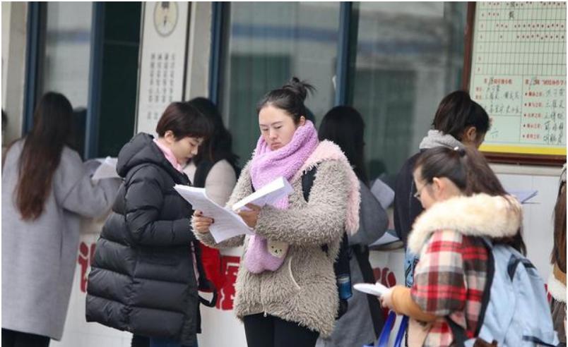 大学生因“交过社保”无缘编制, 影响考编几件事, 学生千万要避开