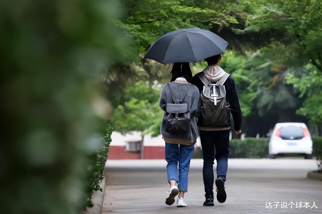 研究生! 什么都研究的透彻! 26岁研究生交往三位食堂阿姨, 分别在早中晚档口, 算盘打的真响