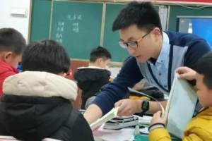 “为何受伤的总是老师? ”江西省某地拖欠教师工资, 月薪仅1628元