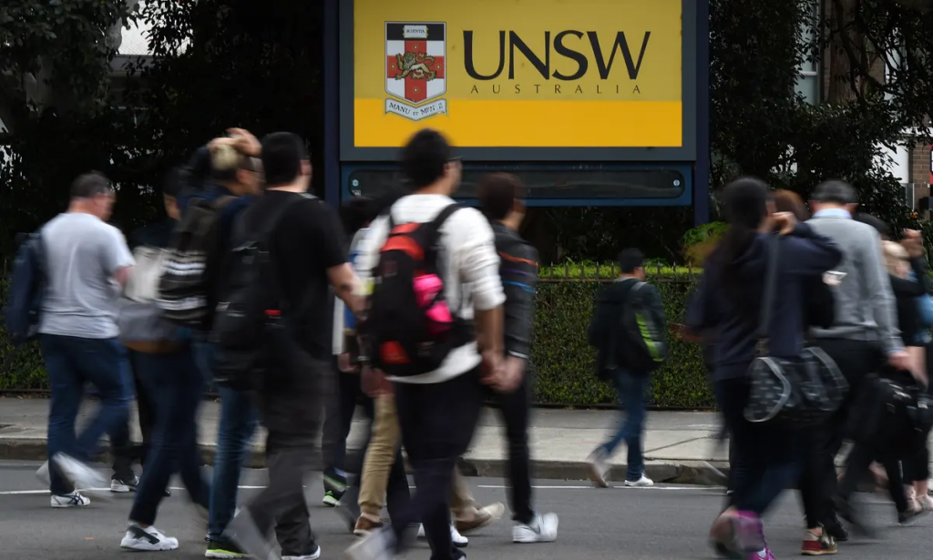 短短3周, 近3万中国留学生入境! 澳洲高校收入大涨