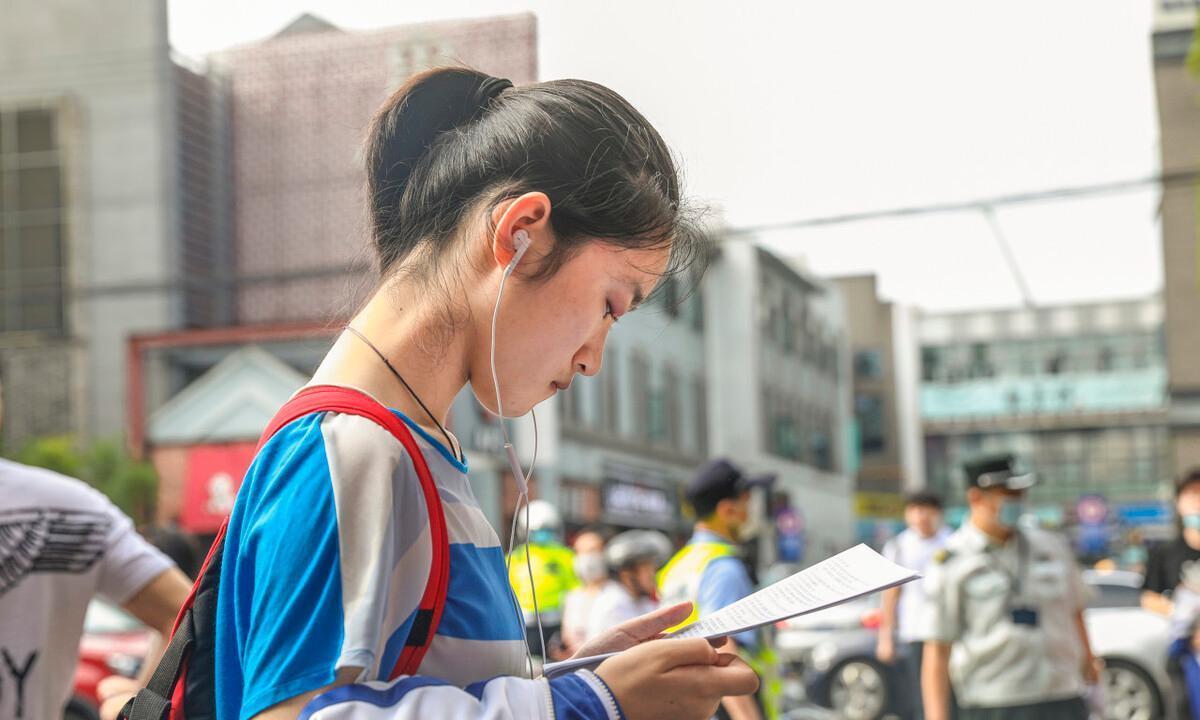 父母犯罪株连子女, 大学和公务员不录取, 连坐是不是该改一改了?