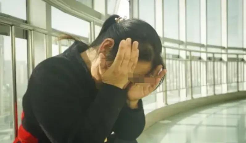"儿子考研三次患上抑郁症,母亲整日以泪洗面"一位四川的网友私信我,儿子前年本