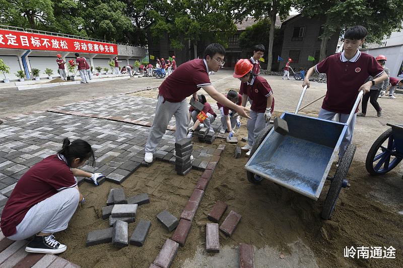 都说土木毕业基本都转行了, 土木是不堪的专业, 事实是这样吗?