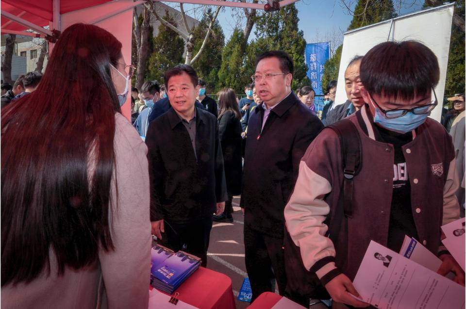 济南这场双选会吸引5000余名大学生入场