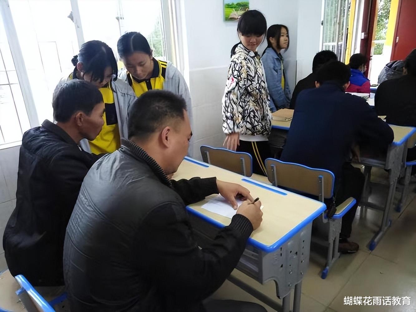 学费最贵食材最差, 连检测报告都造假! 校方大言不惭, 谁给的底气