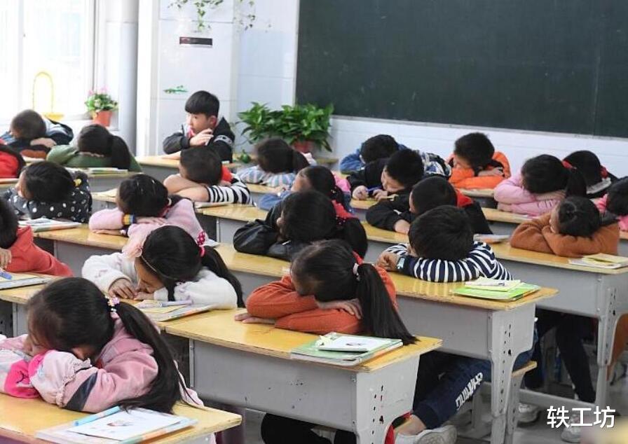 985高校毕业生执意考小学教师, 3点理由说服父母, 但过于理想化了