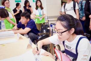 近5年残疾人大学生就业率保持98%以上! 上海市区联动的有效发力