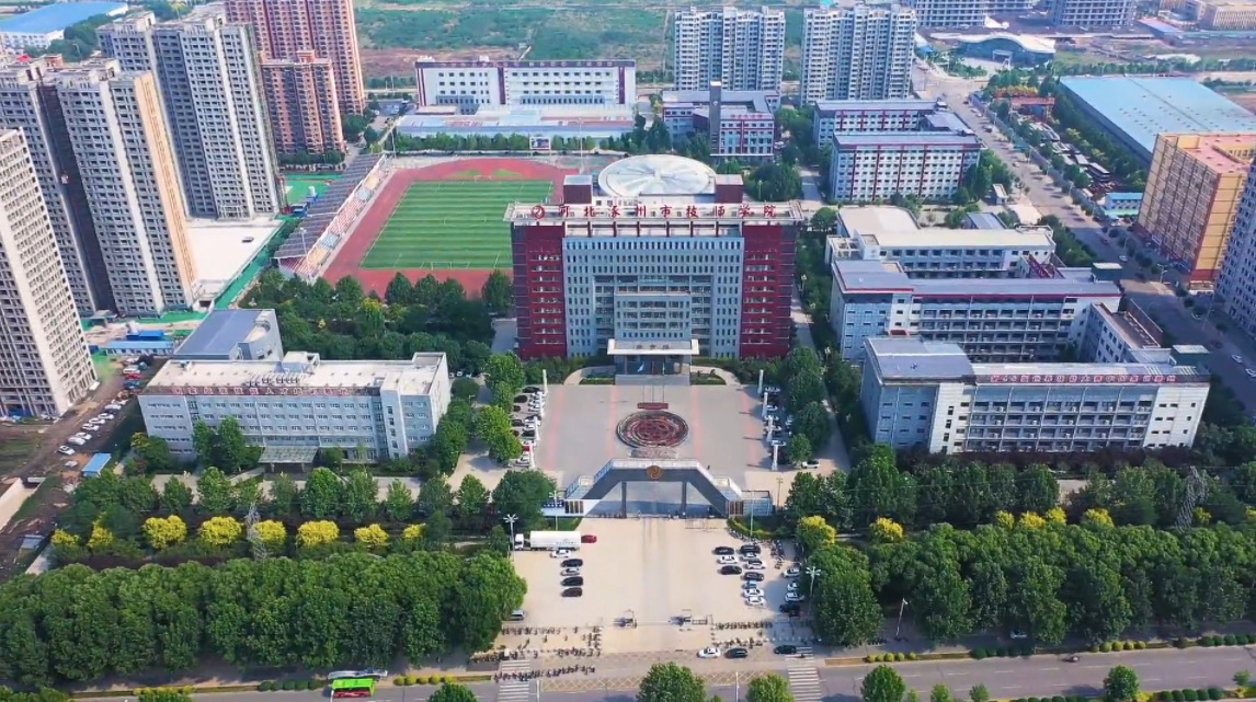 涿州市技师学院部分师生困在校内, 饮用水和食物等已陆续送达