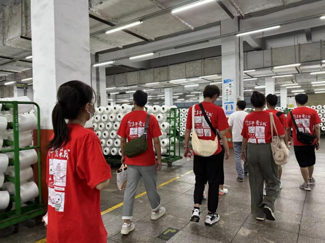 从实验室到生产线, 中国纤维制造到底有多牛? 这个暑假, 东华大学18支博士生实践团奔赴各地、送“智”进企