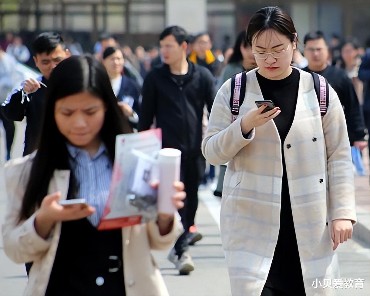 向乘客喊话值班员被提拔, 我国高校中, 有10所与铁道部有关高校