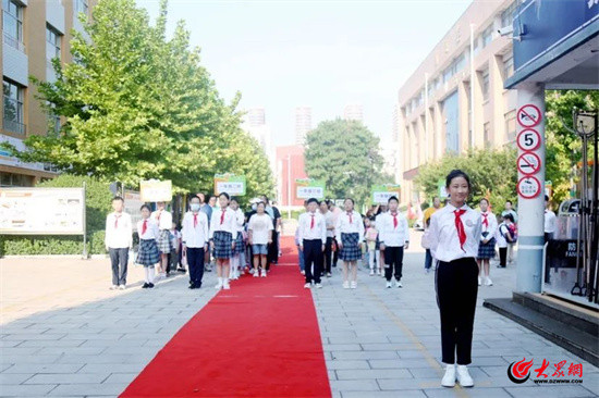 幸福启航，快乐成长！潍州路小学一年级新生报到纪实