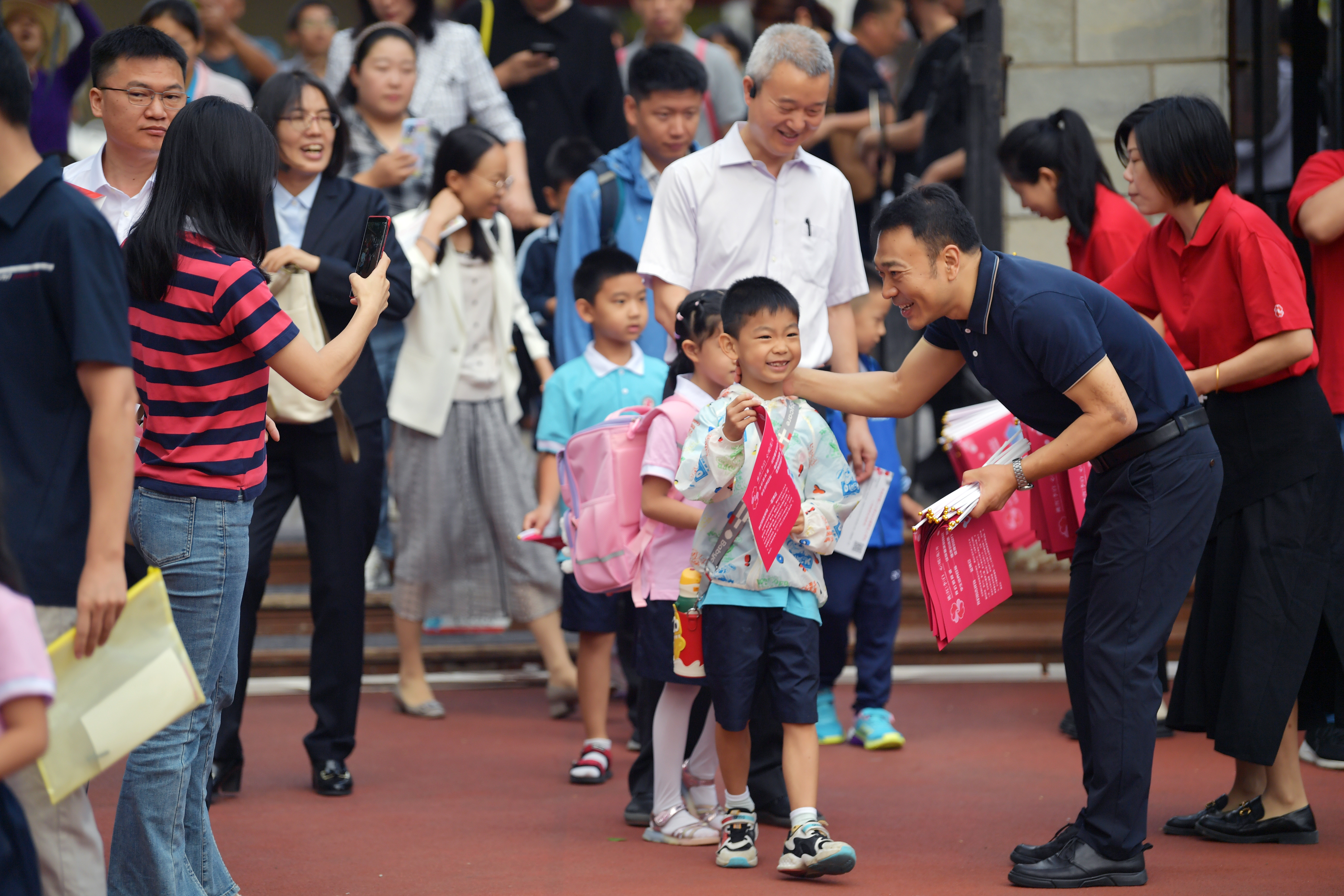 “我上学啦! ”中关村二小七校区1580名一年级新生迎来入学礼