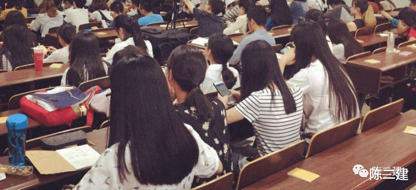 “以性换租”的女大学生, 成为了性奴隶! 然而这还不是最恶心的