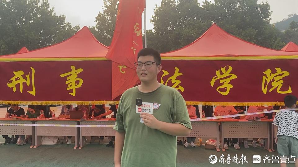 “长大后, 我就成了你”, 选择山政只因他想成为父亲那样的法律人