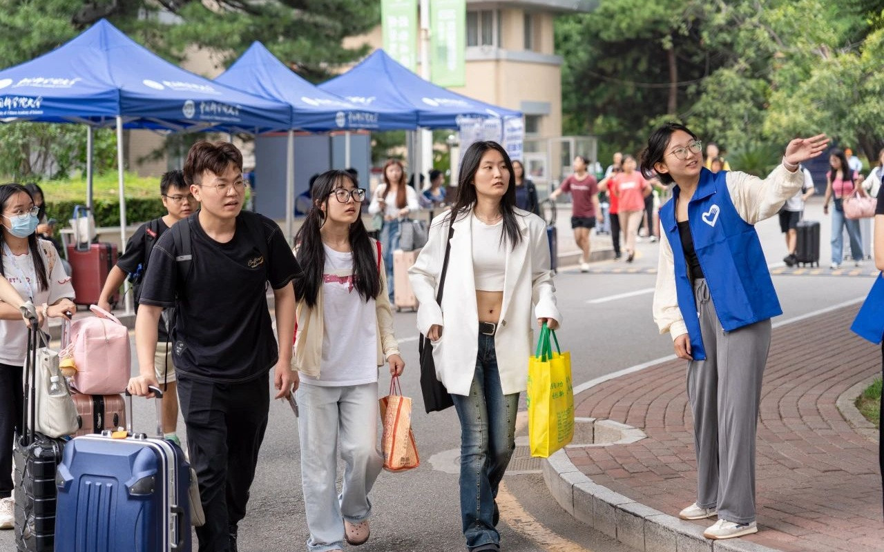 中国科学院大学近万名新生报到, 推出“虚拟校园卡”方便学生