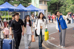 中国科学院大学近万名新生报到, 推出“虚拟校园卡”方便学生