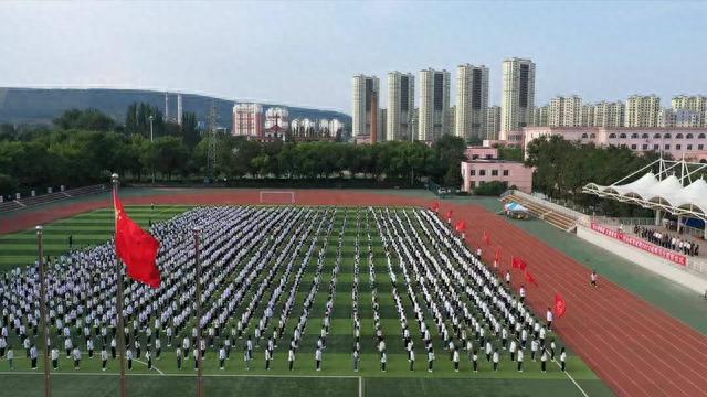 凝心铸师魂立德育新人 鞍师举行2023级师范生宣誓仪式