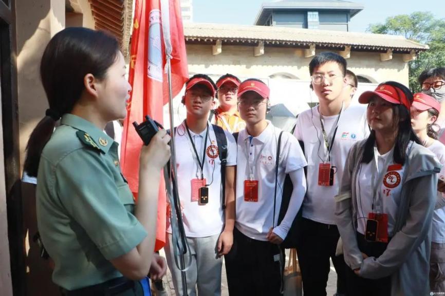 今年暑假, 湖北一高校10000余人集体出动, 只为“这”件事