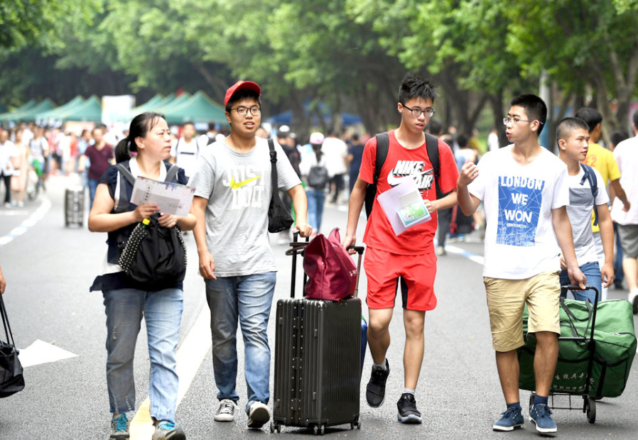 广东也翻车: 超百人放弃录取资格, 公办院校占比大, 拒绝原因统一