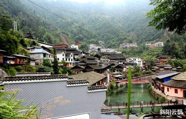 小县城缩编, 体制内的“铁饭碗”正在生锈