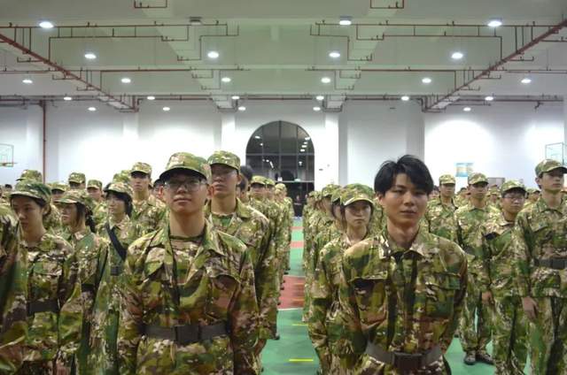 现场直击! 广州华立学院江门校区军训火热进行中