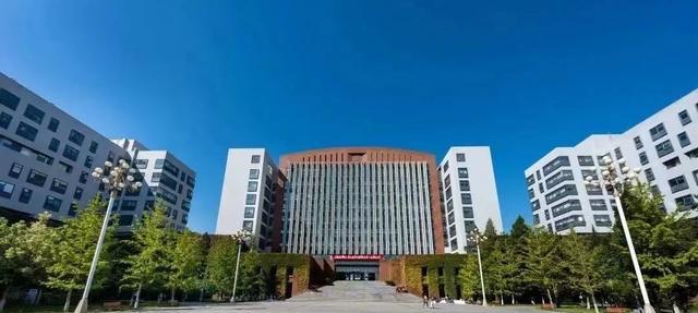 首师大教师被曝与女学生暧昧, 恋爱期间出轨女学生, 校方回应