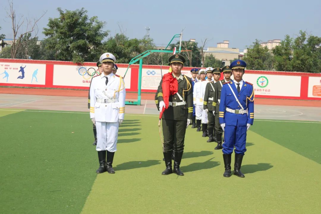 珍惜时间, 勤奋学习! 武邑二中举行国旗下的讲话