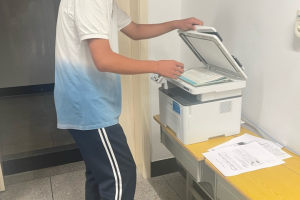 衢州一中学每个年级组配置打印机, 学生可免费复印, 但有“条件”