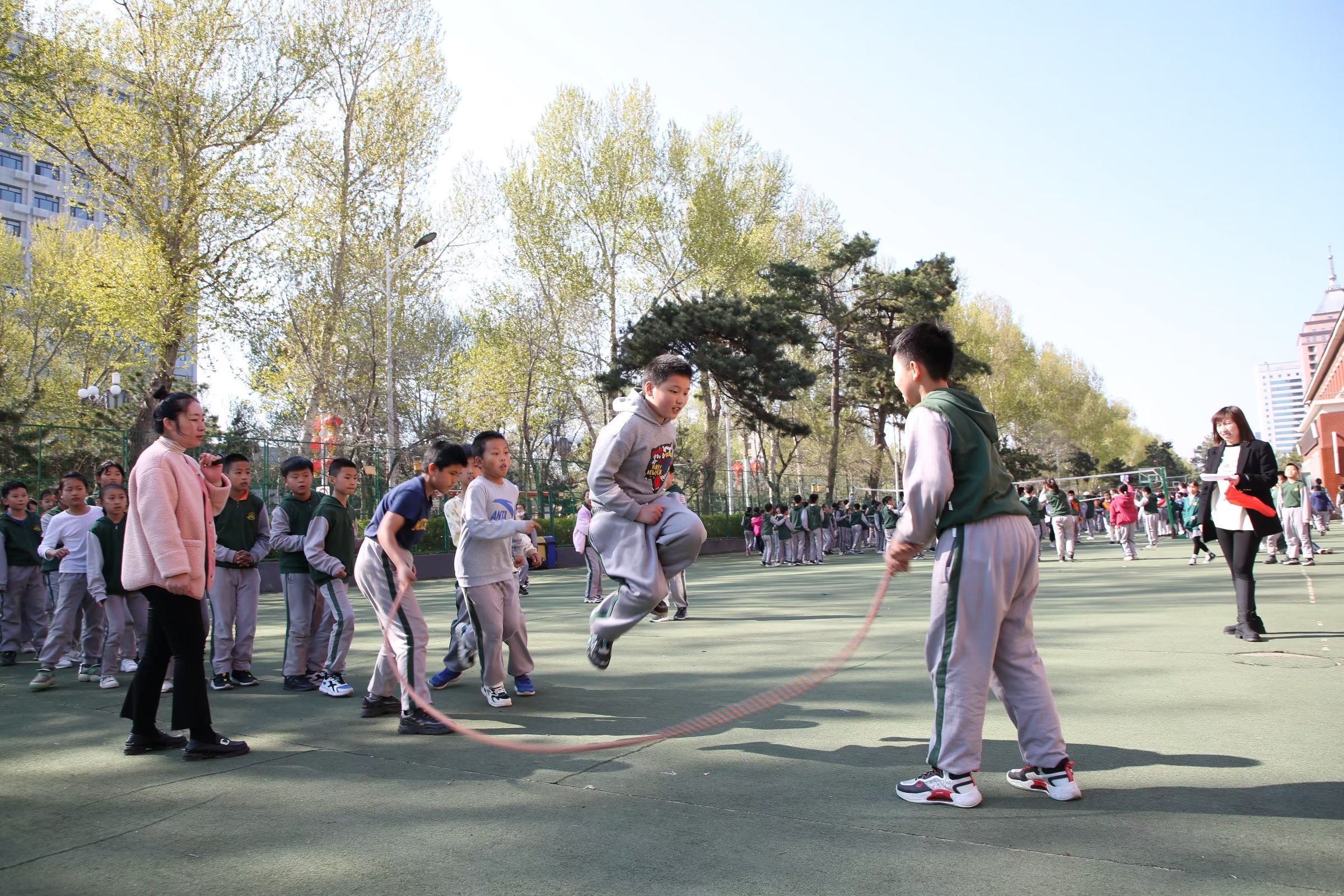 新华视点|除了上厕所不能随意活动? ——部分中小学生课间10分钟被约束现象调查