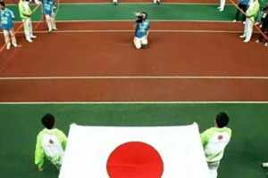 苏州小学升日本国旗, 唤起国人心痛之际, 教育责任引发思考