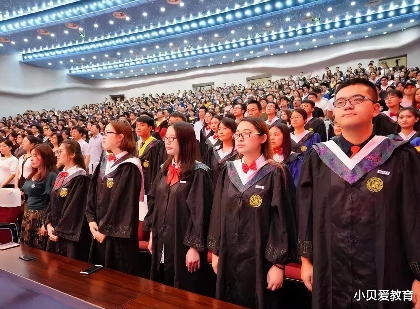 张雪峰直言认为“国企”稳定的大学生, “该醒醒了”, 网友不认同