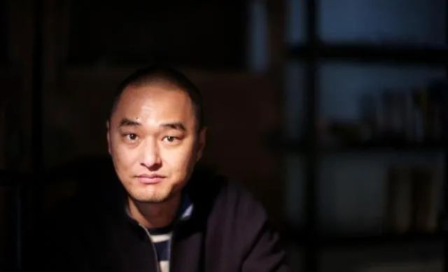 冯唐说: 提拔是门玄学, 殊不知, 那个平常默默无闻的人被提, 人家已经提前三年就开始谋划了, 任何事情都事出有因”
