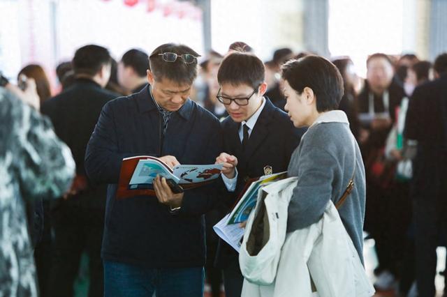 62所海外高校携奖学金到汉揽才, 武汉高中学子多有学成回国服务计划