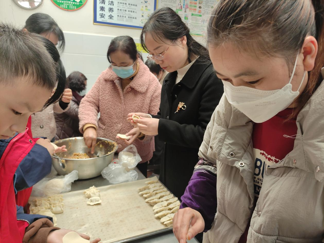 南阳市第43小学开展劳动主题实践活动