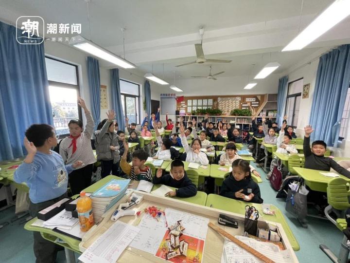 蔬菜、甘蔗、零食……小学办起了拍卖会, 交易的货物是它