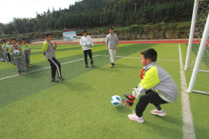 “每天1节体育课”, 深圳做出了示范 | 新京报快评
