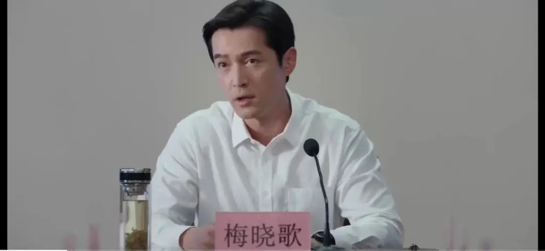 大学舍友在我们县某单位当了一把手, 我没沾上半点光, 关系反而疏远了