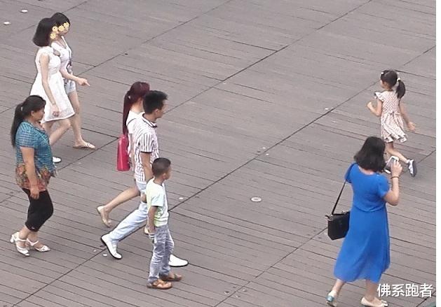 子女会不会沦落为“底层人”, 要看父母的这3个选择