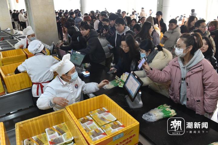 热菜落胃 浙大为考研生提供加油午餐