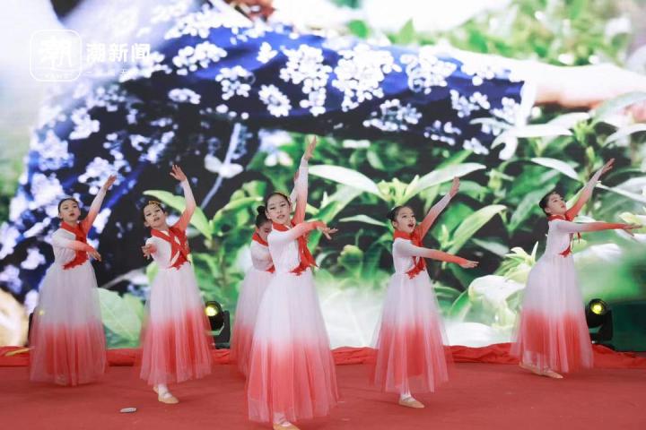 人人上台, 个个展示! 杭州市文澜小学喜迎龙年