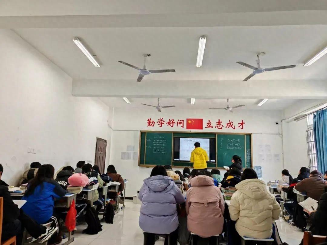 课堂展风采, 教学助提升——铜陵市财经学校教研实践