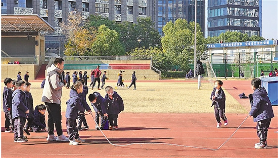 记者走访杭州部分中小学——体育课，可以更重要