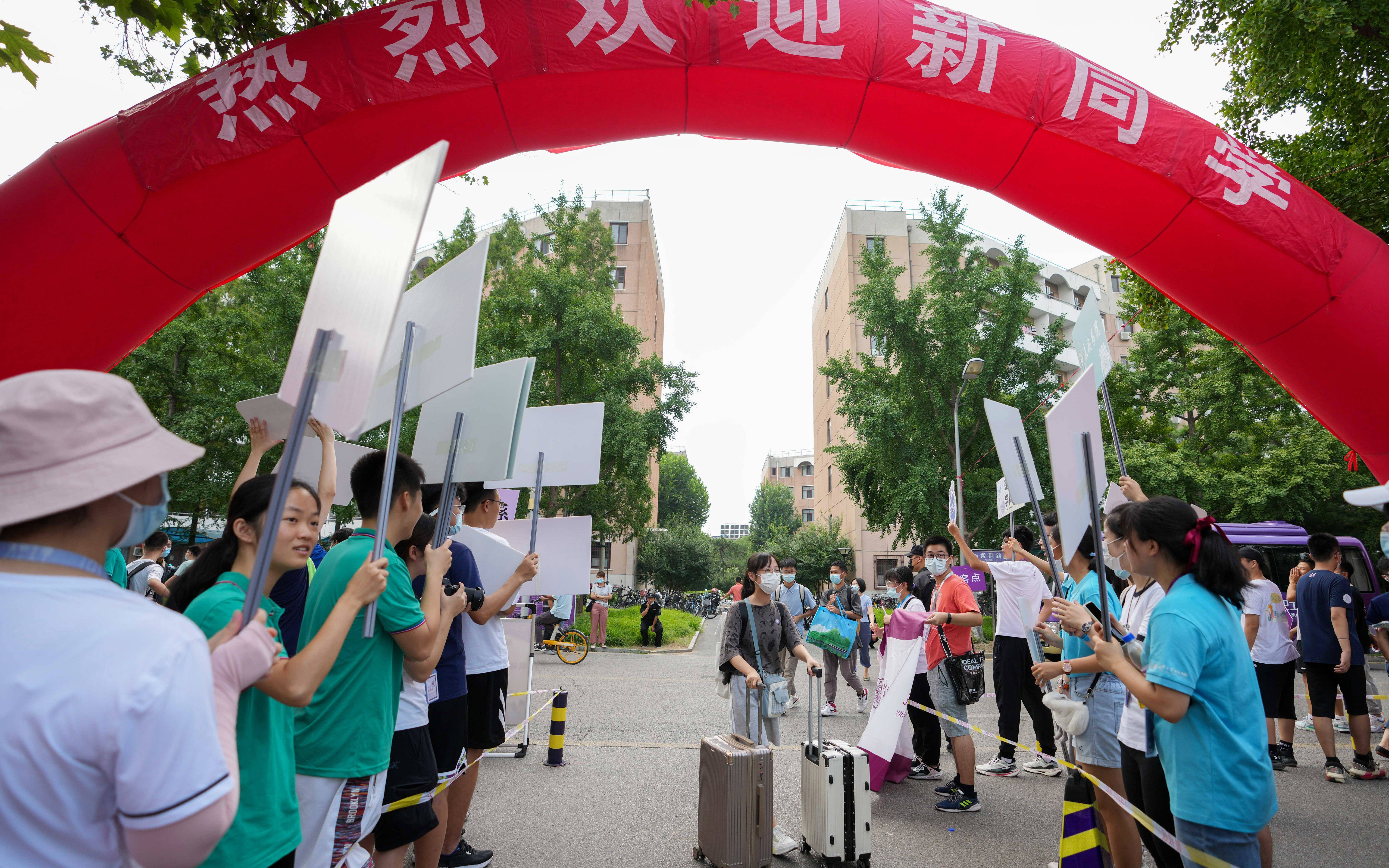 清华及时清退违规留学生, 让“一视同仁”落到实处 |新京报快评