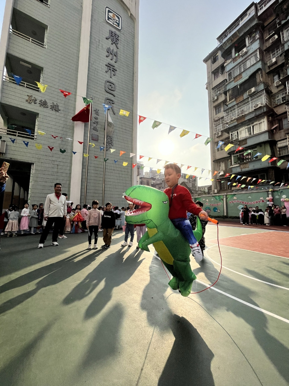 没有期末考试? 让哥哥姐姐做考官! 回民小学举行综合评价活动暨游园会