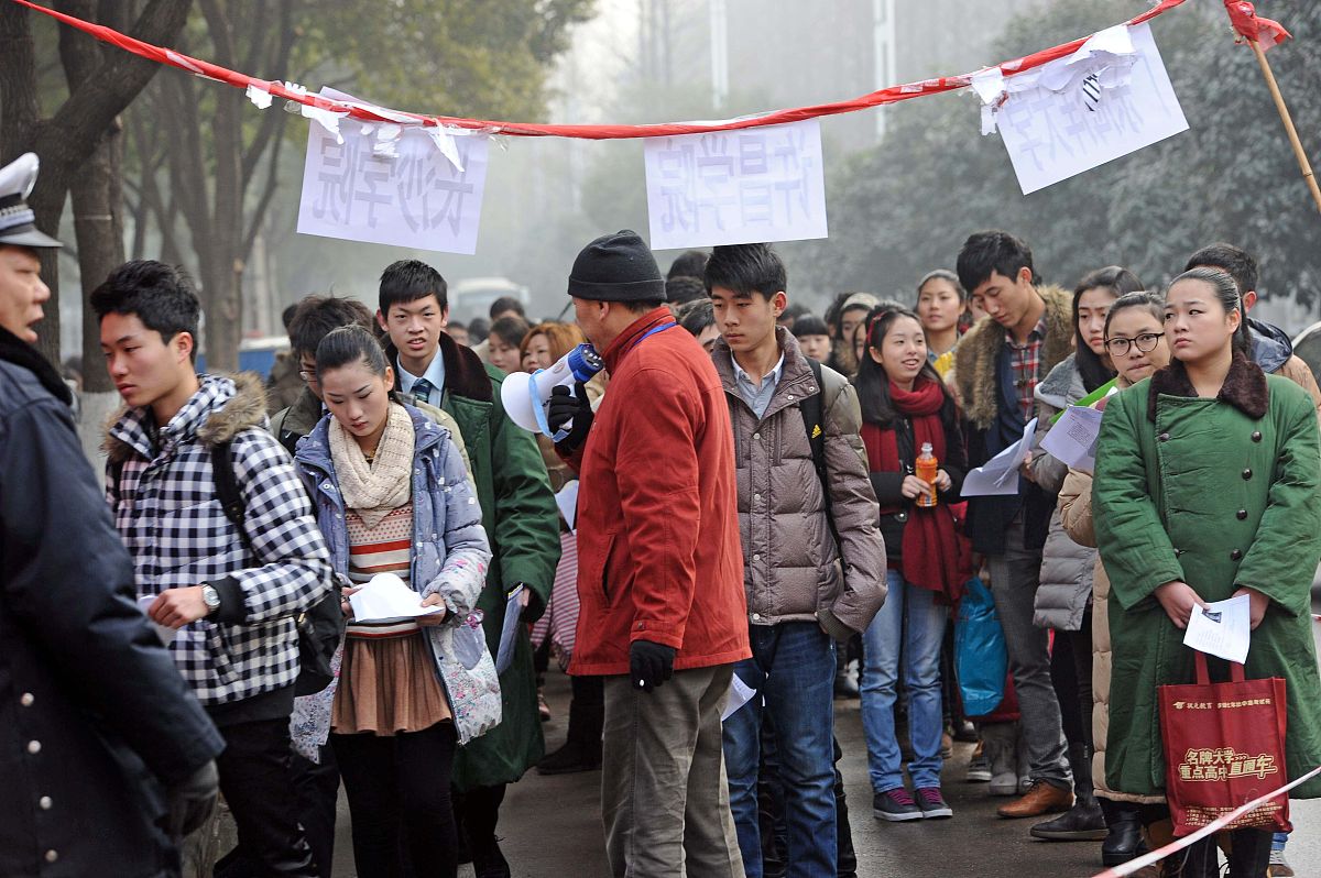 家长心声: 上学太难了! 河南等地发布通知, 学生欲哭无泪, 难题何解?